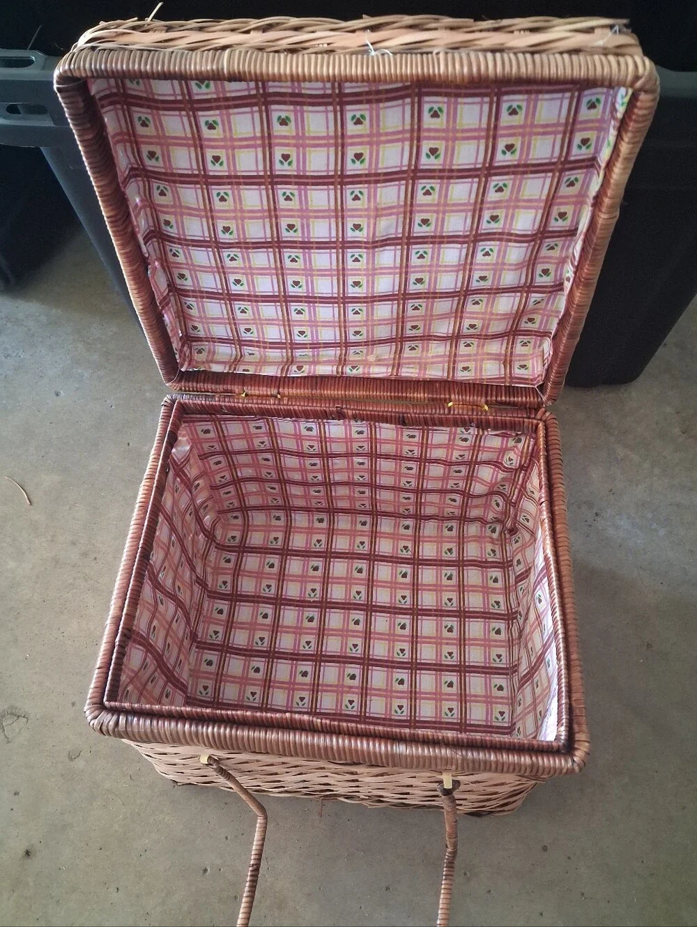Vintage Woven Rattan Picnic Storage Basket - Natural Brown NWT